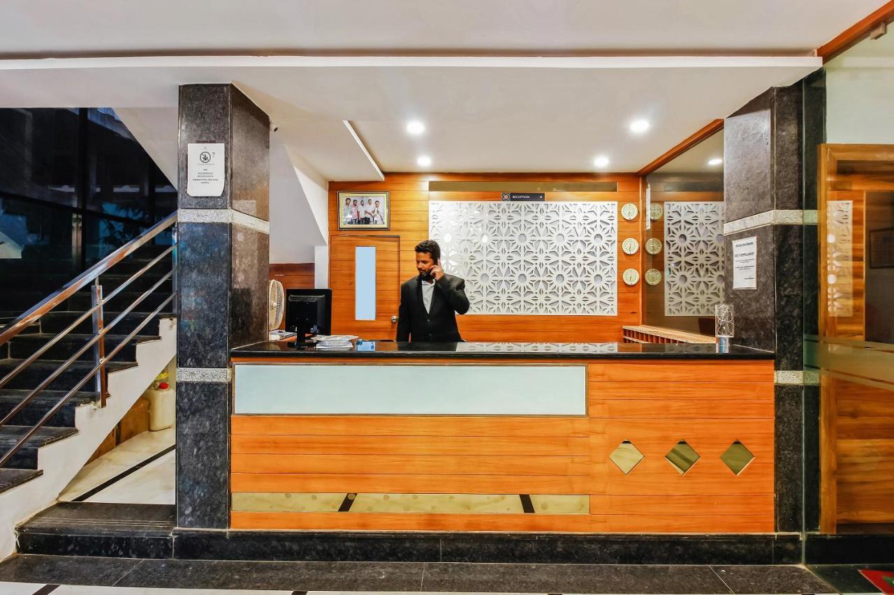 Oyo 29131 Hotel Mn Grand Shamshabad Εξωτερικό φωτογραφία