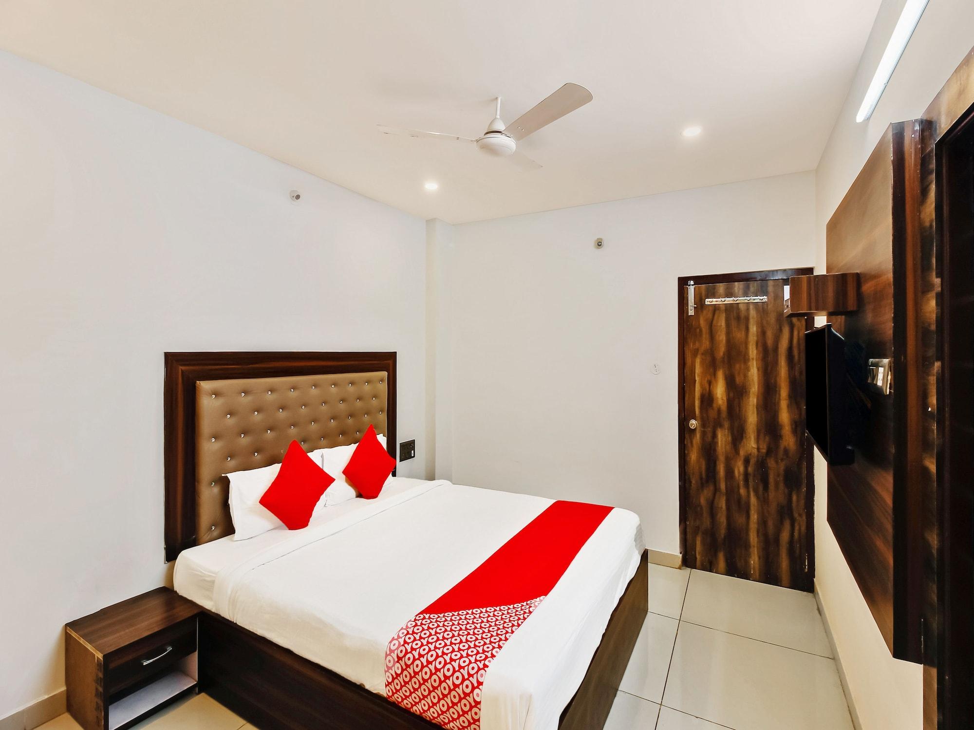 Oyo 29131 Hotel Mn Grand Shamshabad Εξωτερικό φωτογραφία