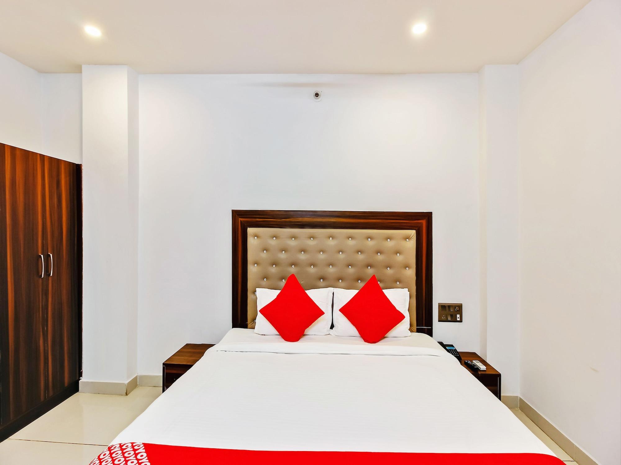 Oyo 29131 Hotel Mn Grand Shamshabad Εξωτερικό φωτογραφία