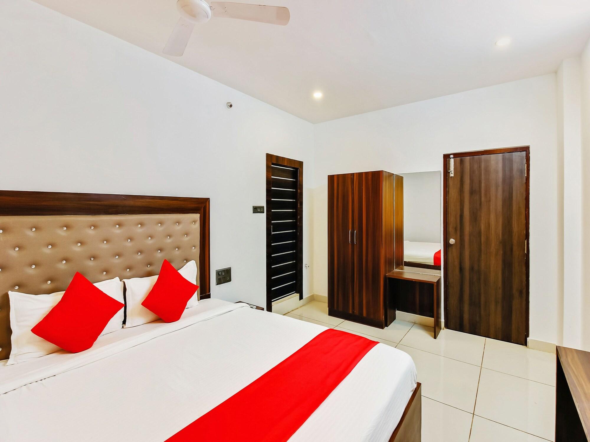 Oyo 29131 Hotel Mn Grand Shamshabad Εξωτερικό φωτογραφία