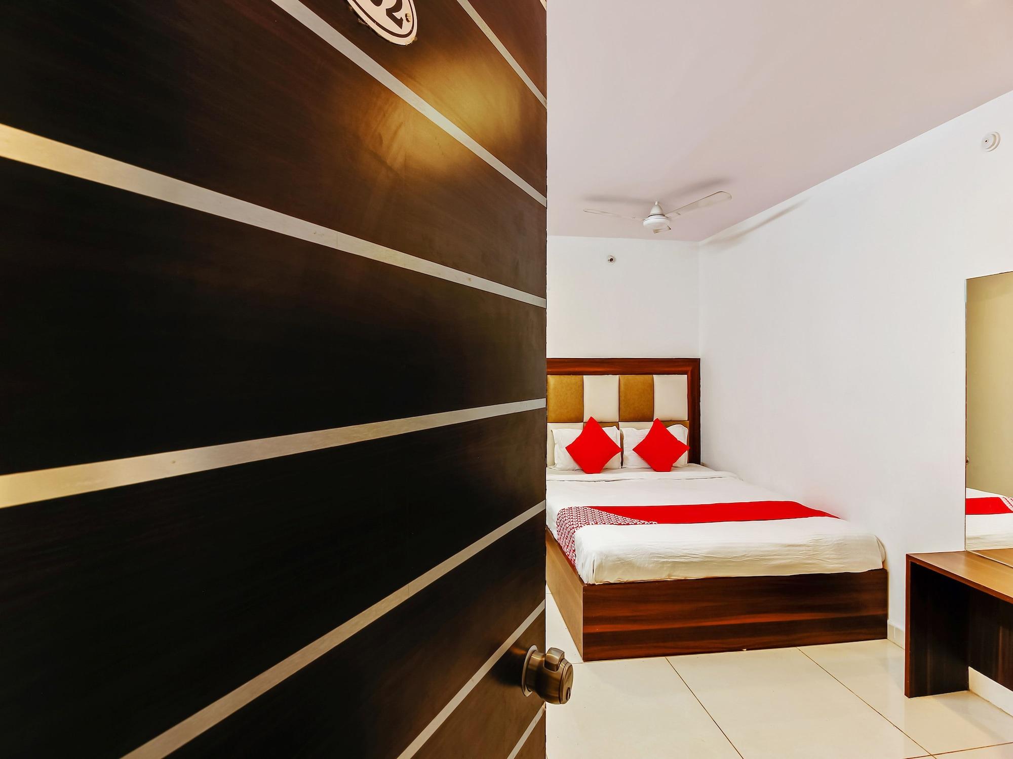 Oyo 29131 Hotel Mn Grand Shamshabad Εξωτερικό φωτογραφία