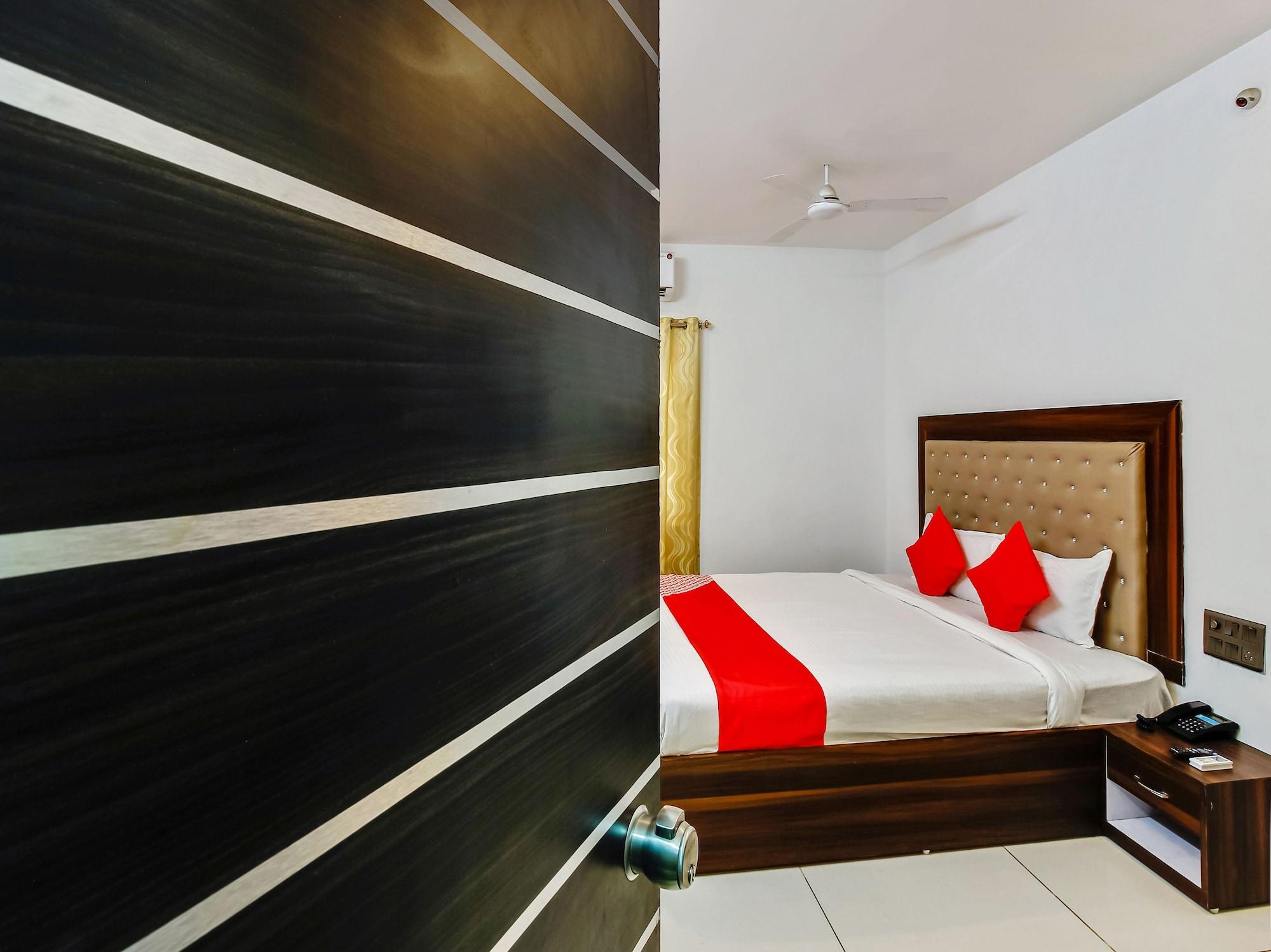 Oyo 29131 Hotel Mn Grand Shamshabad Εξωτερικό φωτογραφία
