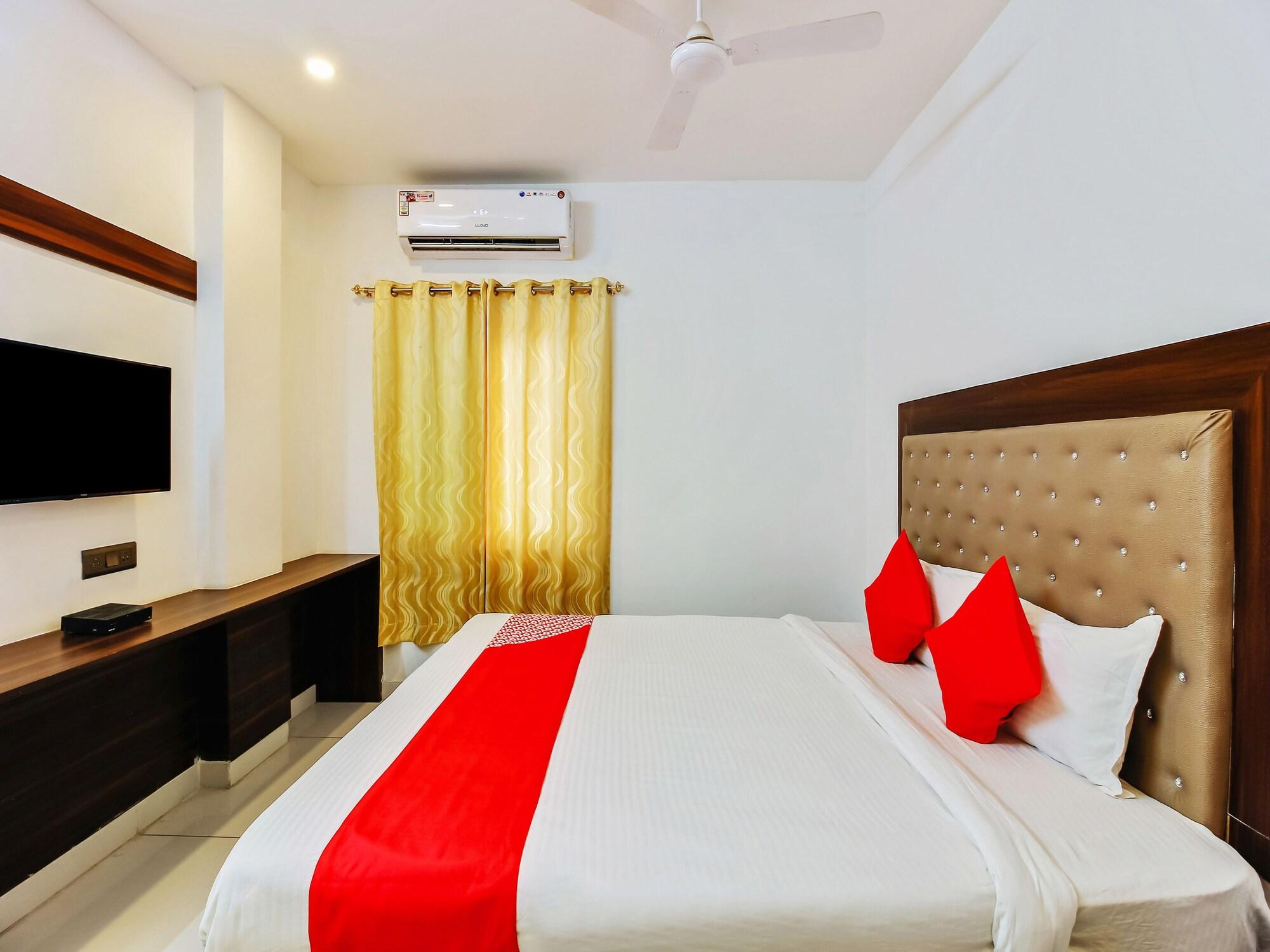 Oyo 29131 Hotel Mn Grand Shamshabad Εξωτερικό φωτογραφία
