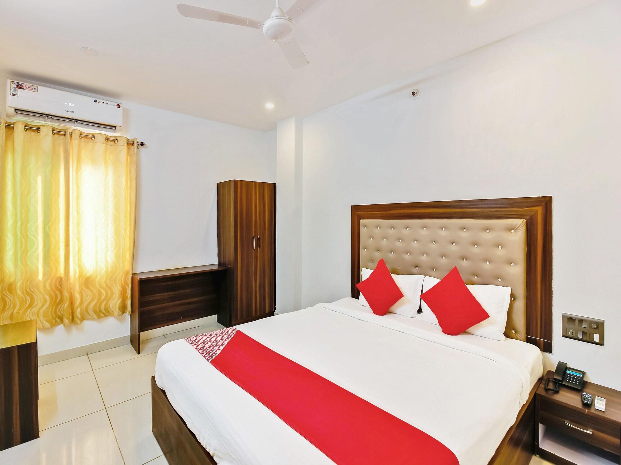 Oyo 29131 Hotel Mn Grand Shamshabad Εξωτερικό φωτογραφία