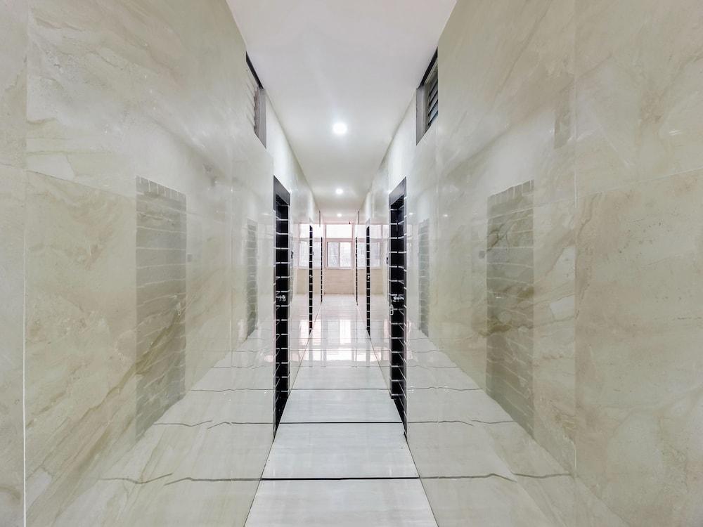 Oyo 29131 Hotel Mn Grand Shamshabad Εξωτερικό φωτογραφία